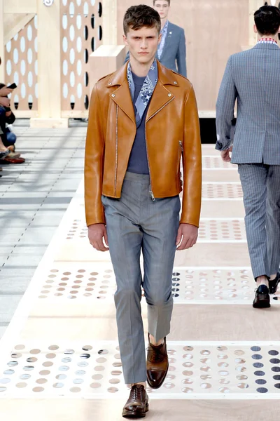 Look 2